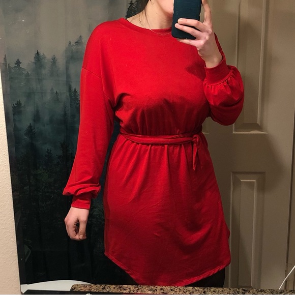 Red Mid-Length Long Sleeve Dress - Picture 4 of 4